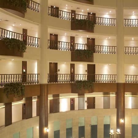 Savoy Suites Велика Нойда Екстер'єр фото