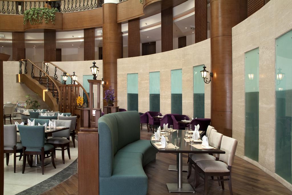 Savoy Suites Велика Нойда Екстер'єр фото