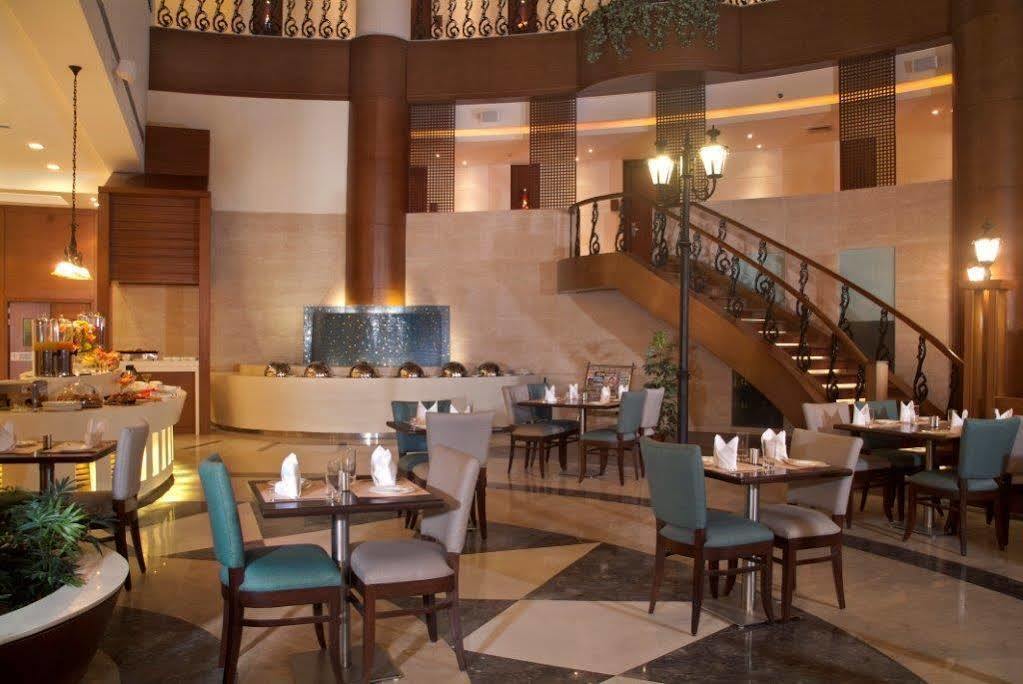 Savoy Suites Велика Нойда Екстер'єр фото