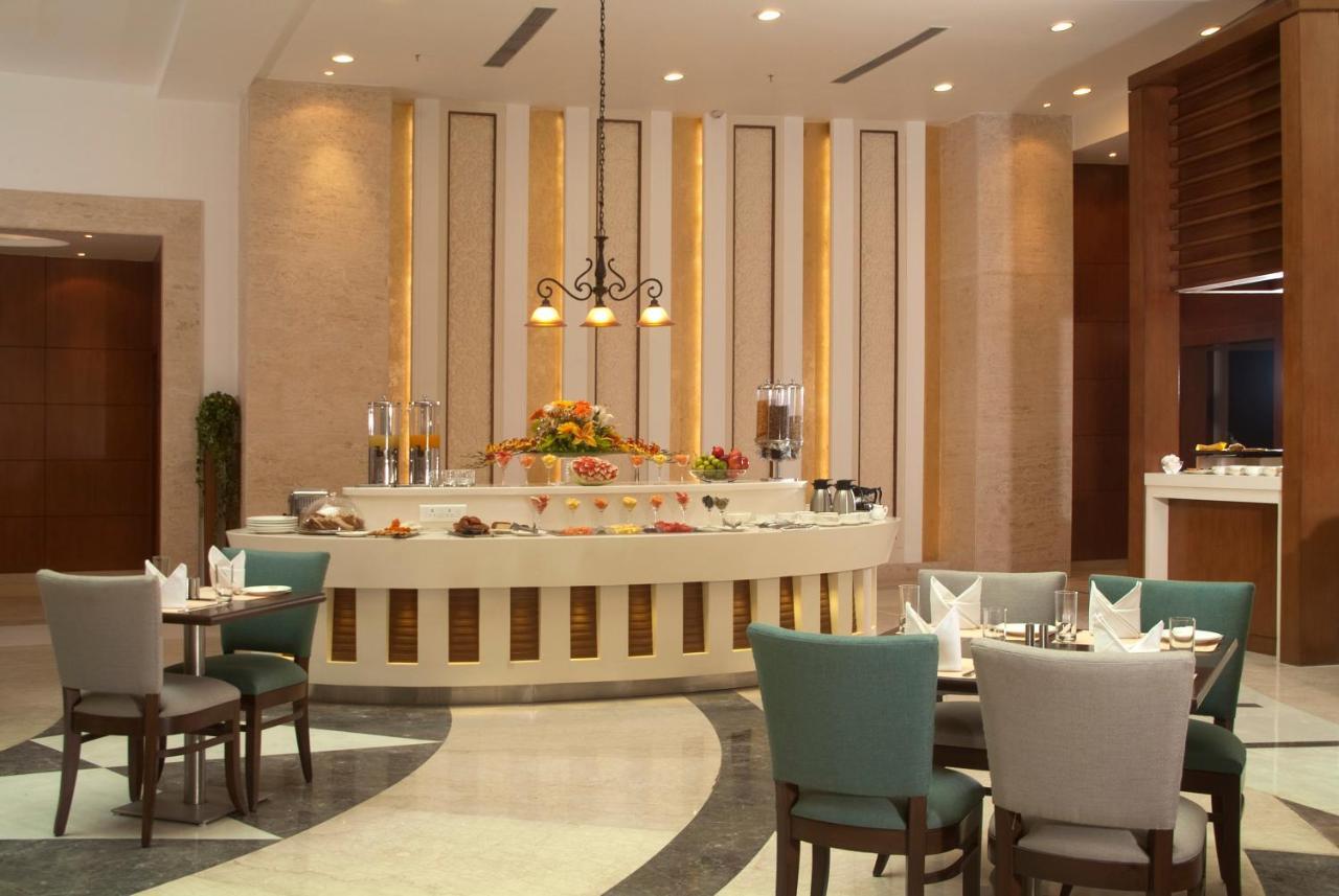 Savoy Suites Велика Нойда Екстер'єр фото