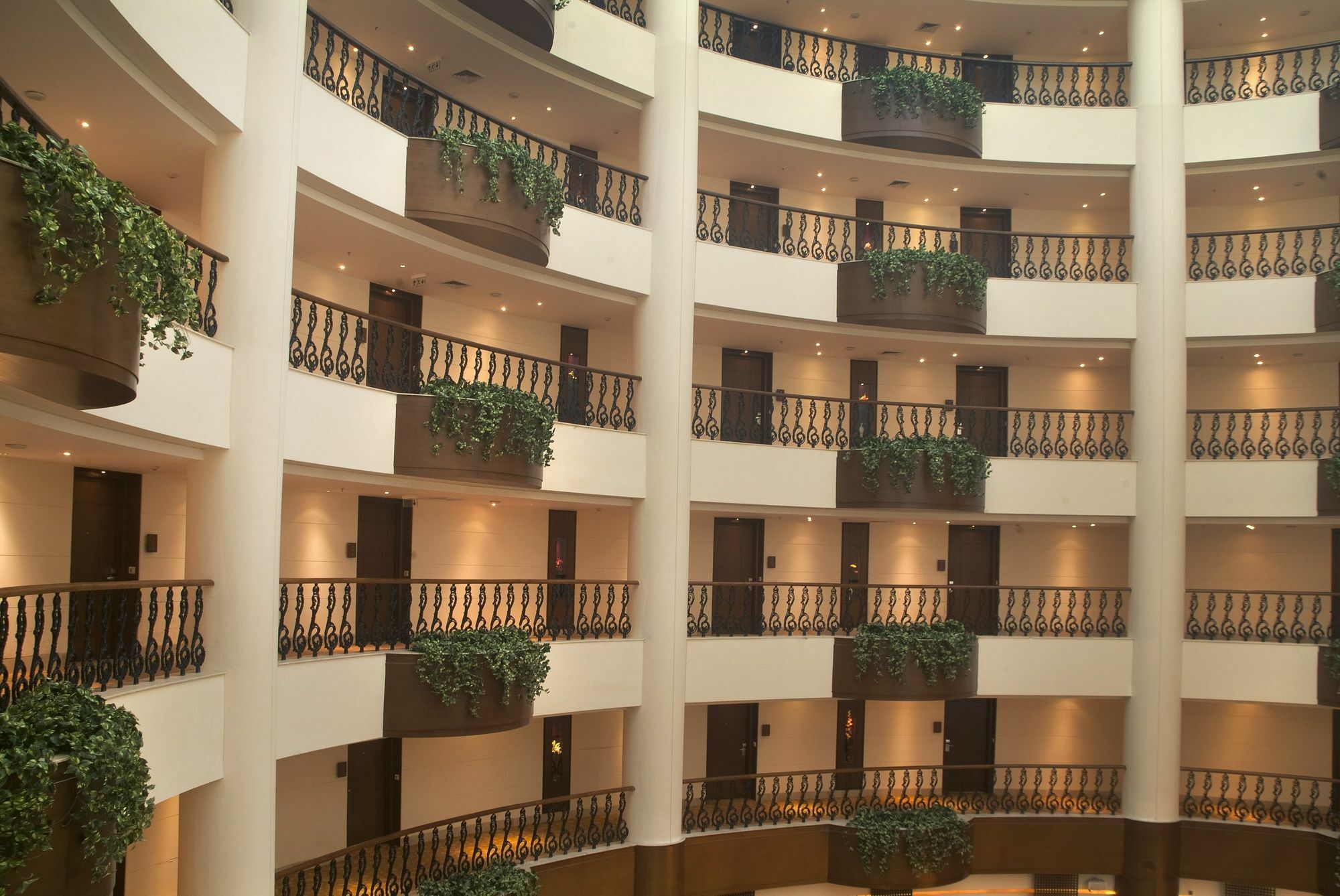 Savoy Suites Велика Нойда Екстер'єр фото