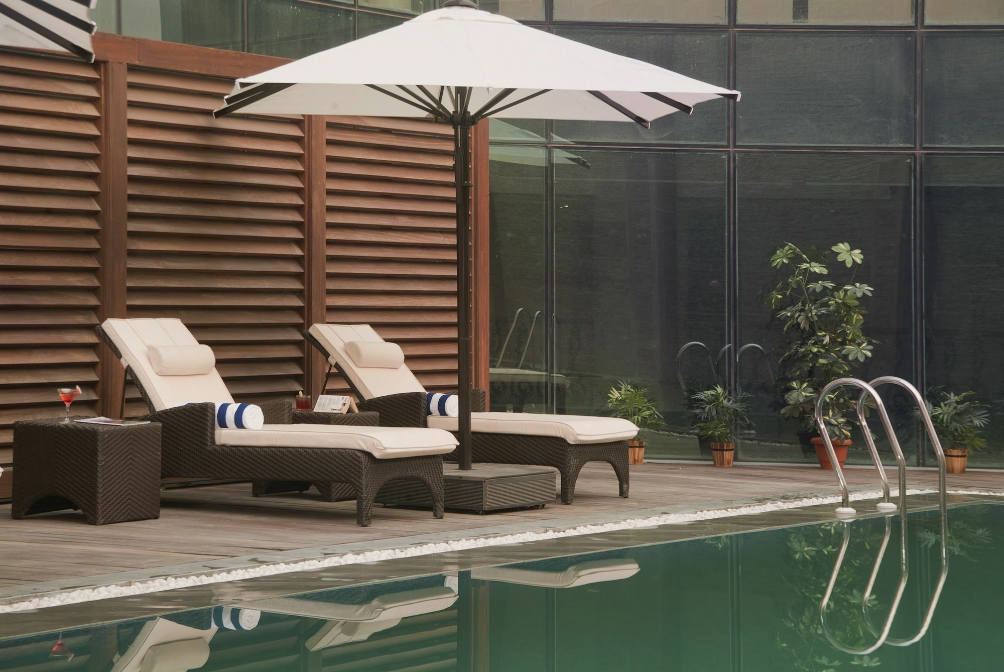 Savoy Suites Велика Нойда Екстер'єр фото